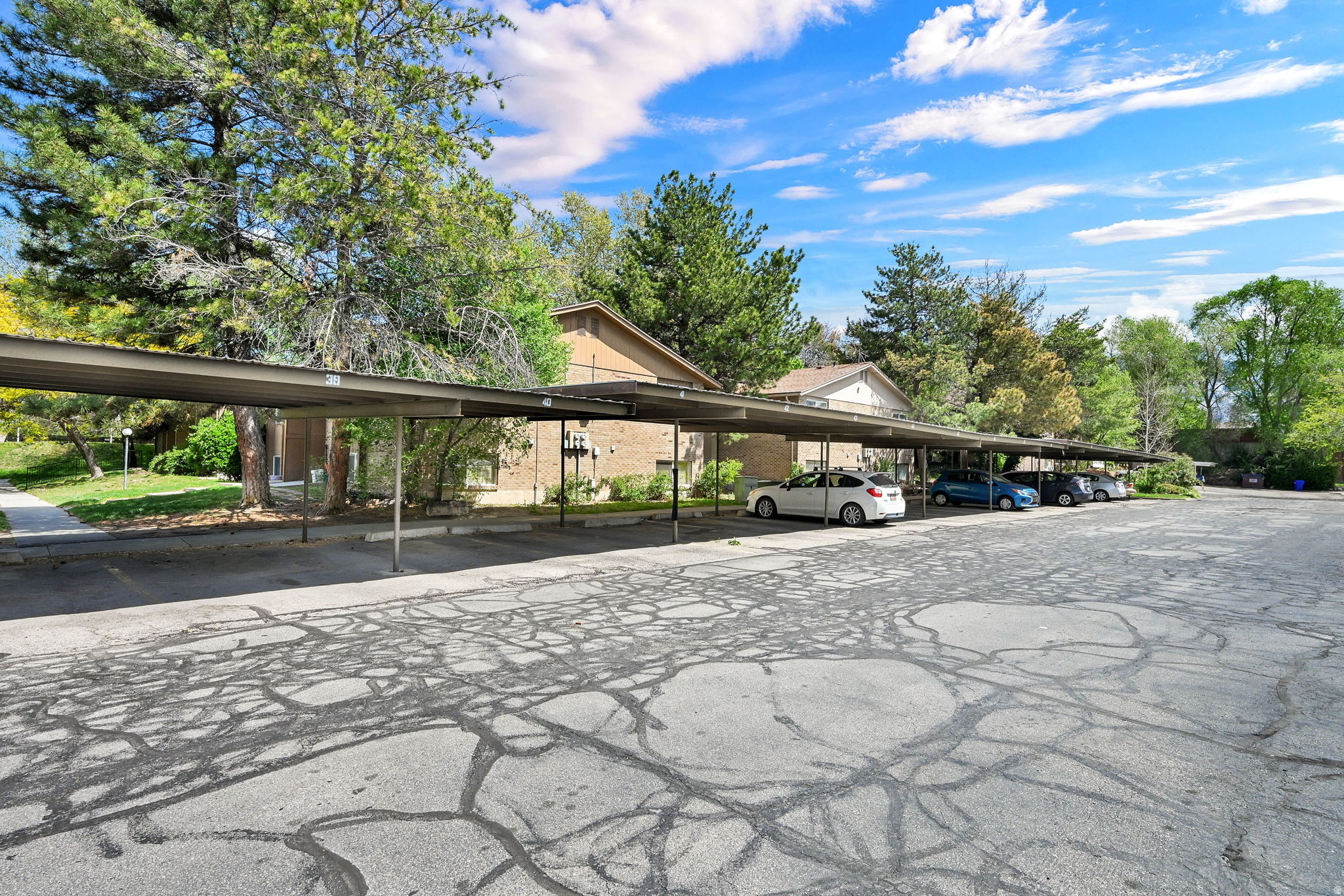 ASPEN GLEN CONDM - Residential