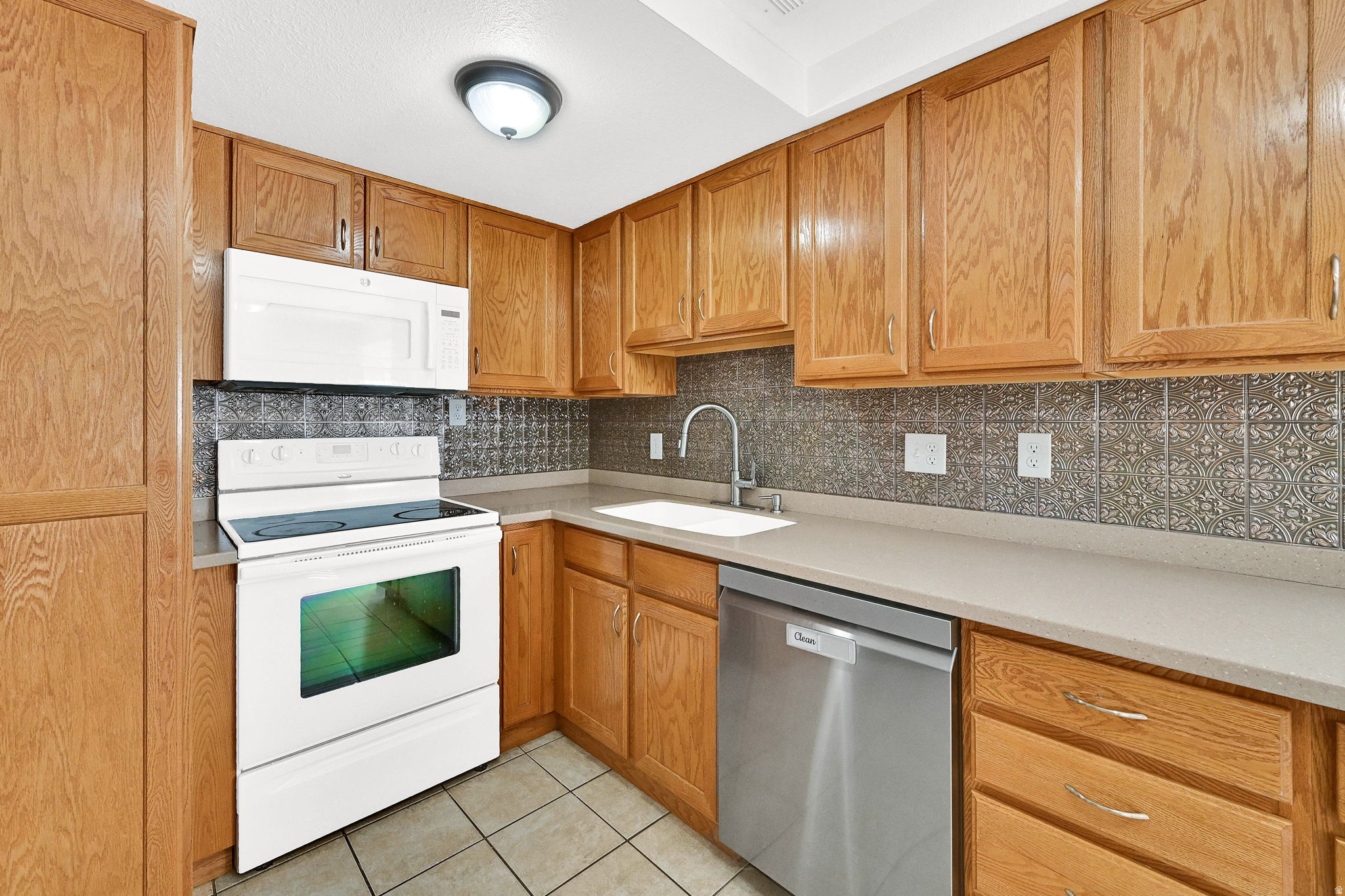 ASPEN GLEN CONDM - Residential