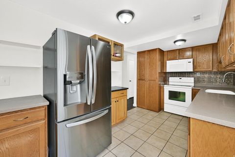 Tiny photo for 455 E 5600 S #D, Murray, UT 84107 (MLS # 2150327)