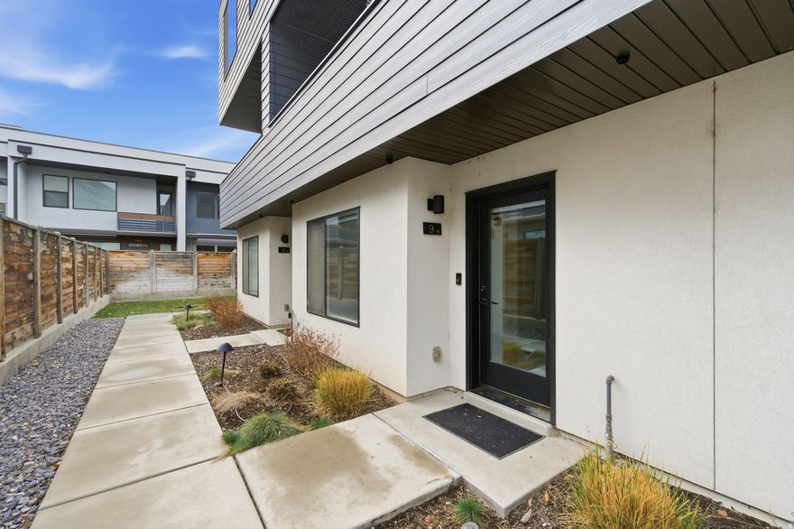 LOCATION LOCATION! Don't miss out on this opportunity to be close to downtown and not centered on a busy road. This modern, like new townhome is too good to pass on. 2 bedrooms, 2 1/2 baths and upgraded galore. Kitchen opens up to the family room with a balcony, upstairs the master has a walk in closet with a sitting area. Refrigerator, Dryer and Washer stay.