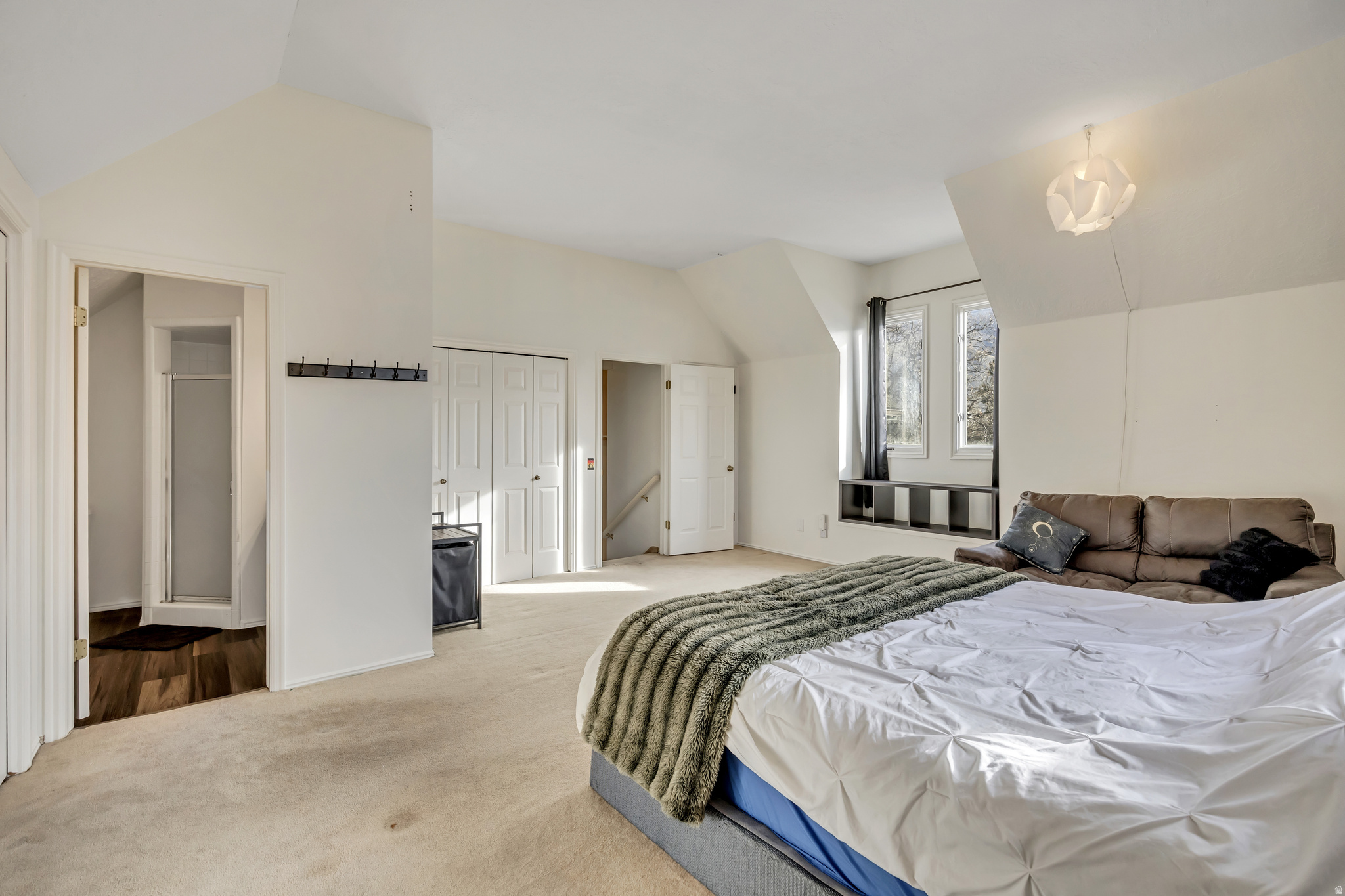 OAKRIDGE VILLAGE - Residential