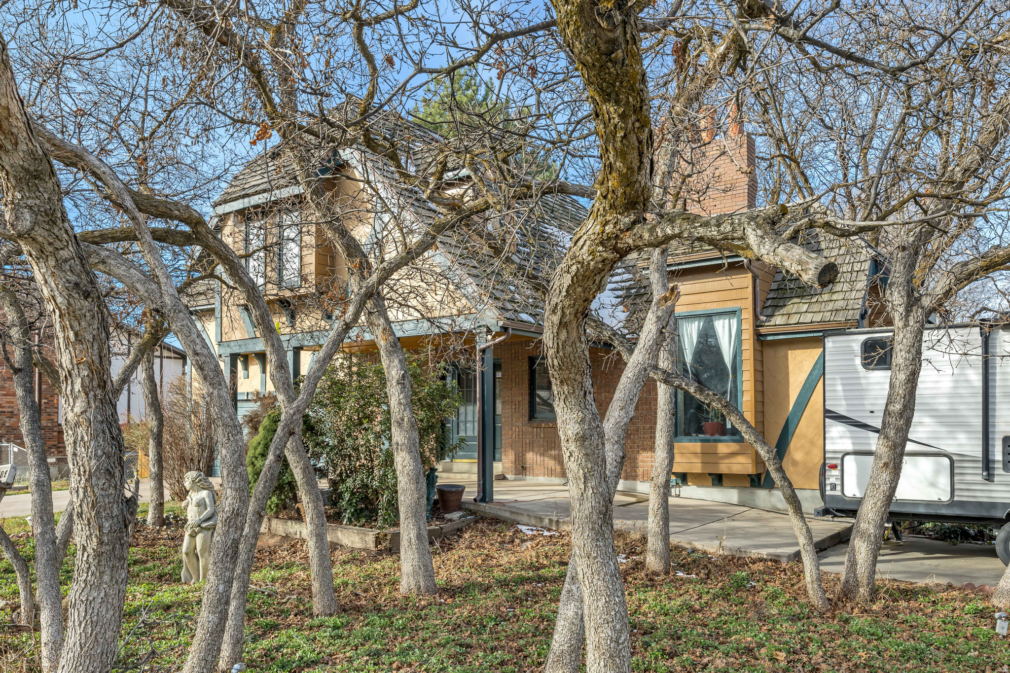 OAKRIDGE VILLAGE - Residential