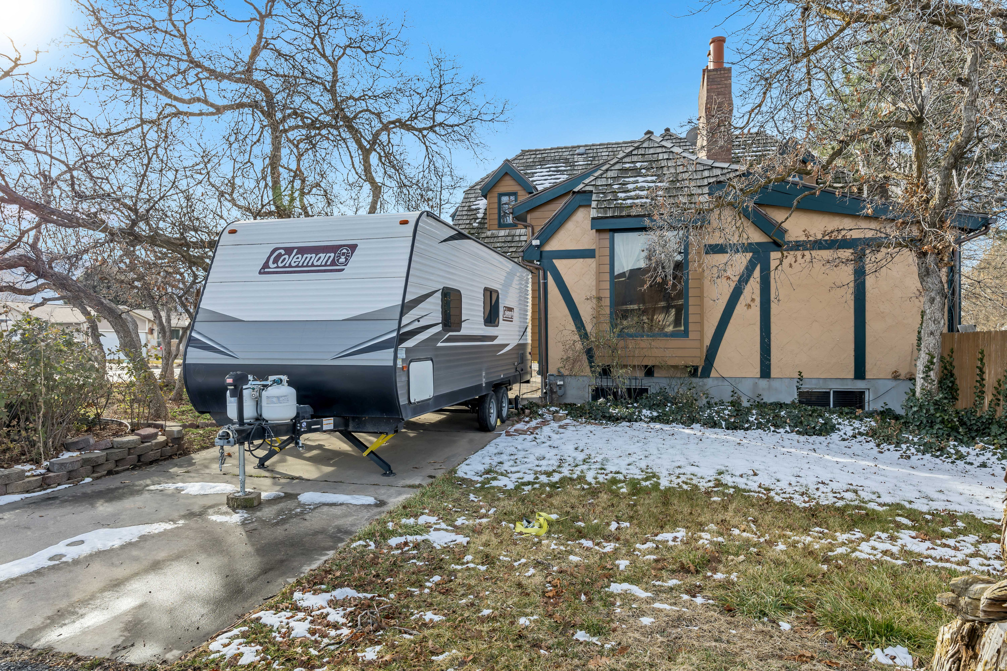 OAKRIDGE VILLAGE - Residential