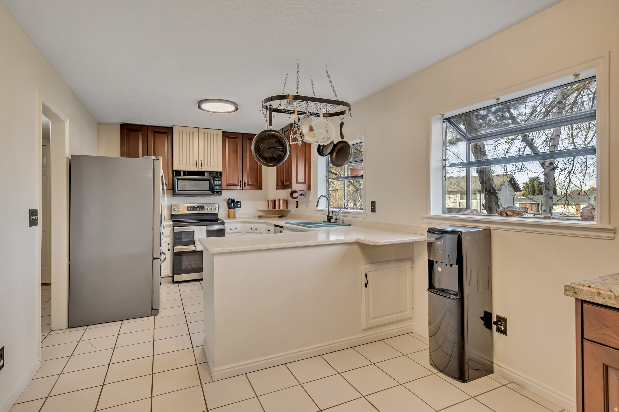 OAKRIDGE VILLAGE - Residential