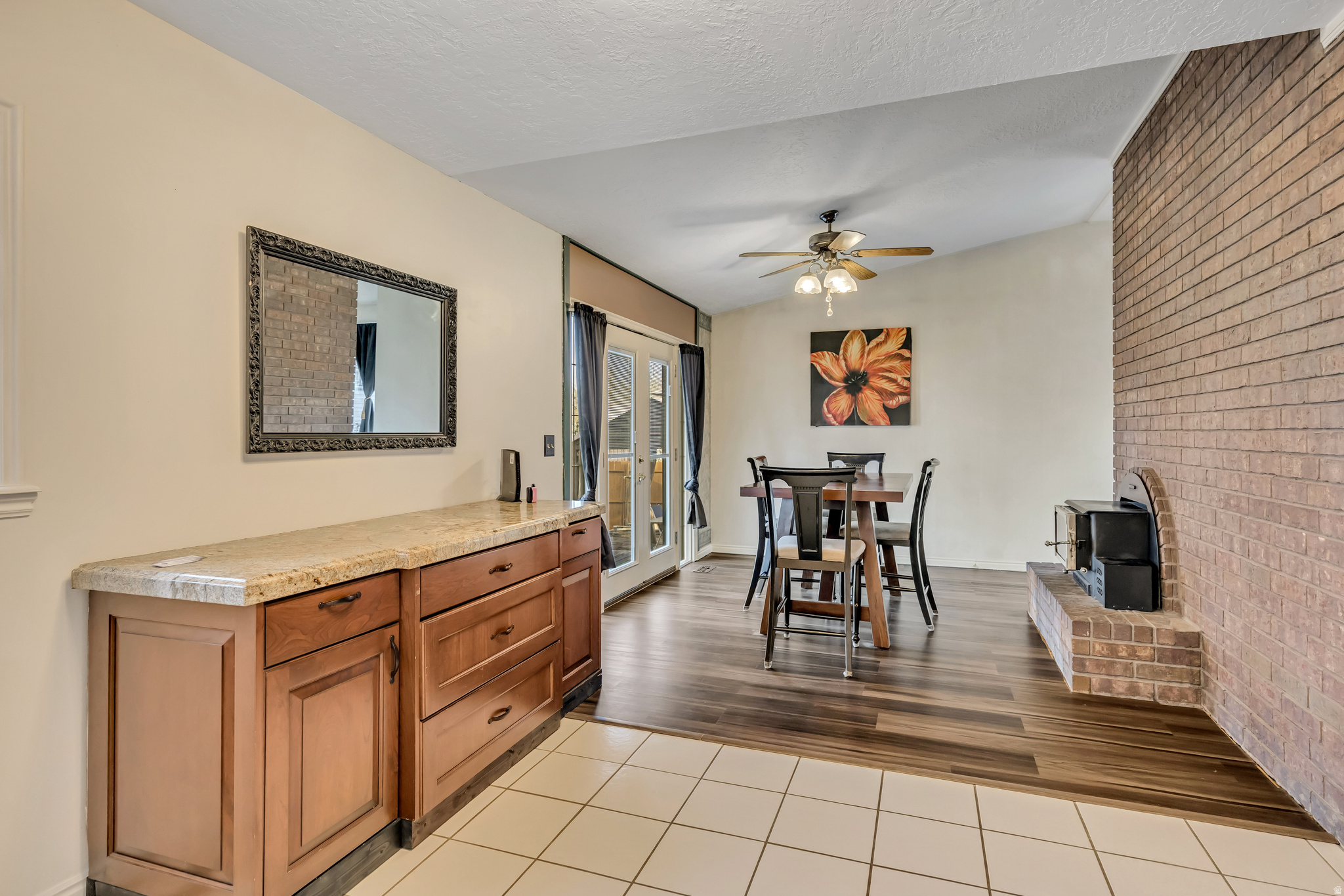 OAKRIDGE VILLAGE - Residential