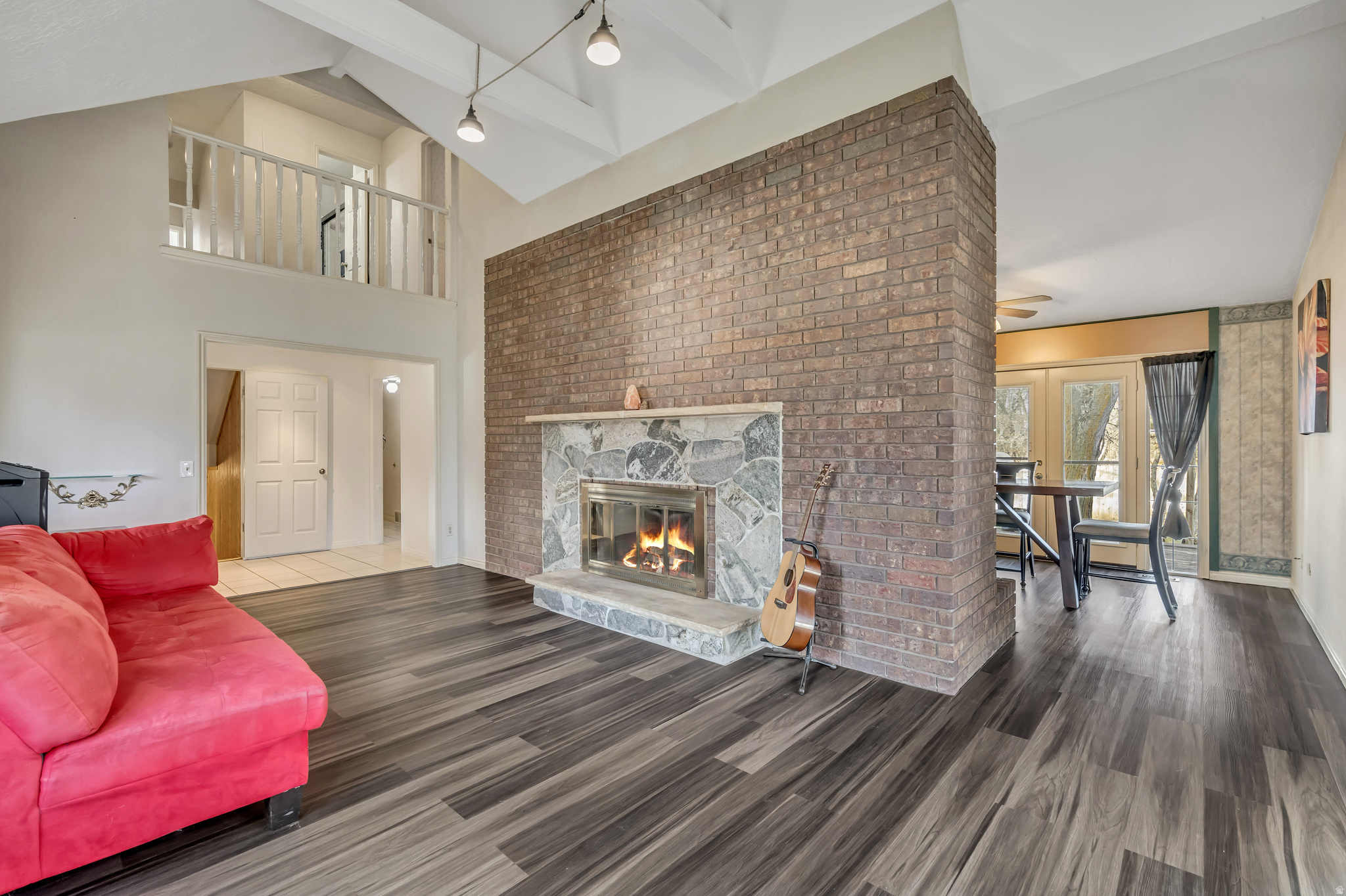 OAKRIDGE VILLAGE - Residential