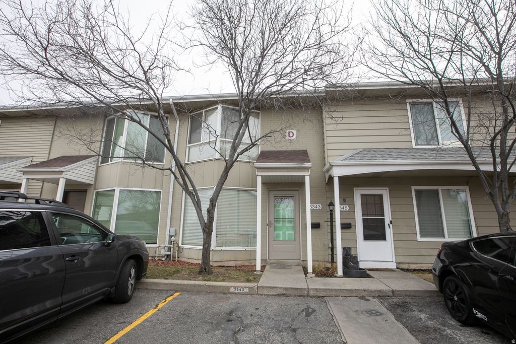 Photo of 3343 S GEORGETOWN Sq E, Salt Lake City, UT 84109 (MLS # 2136949)