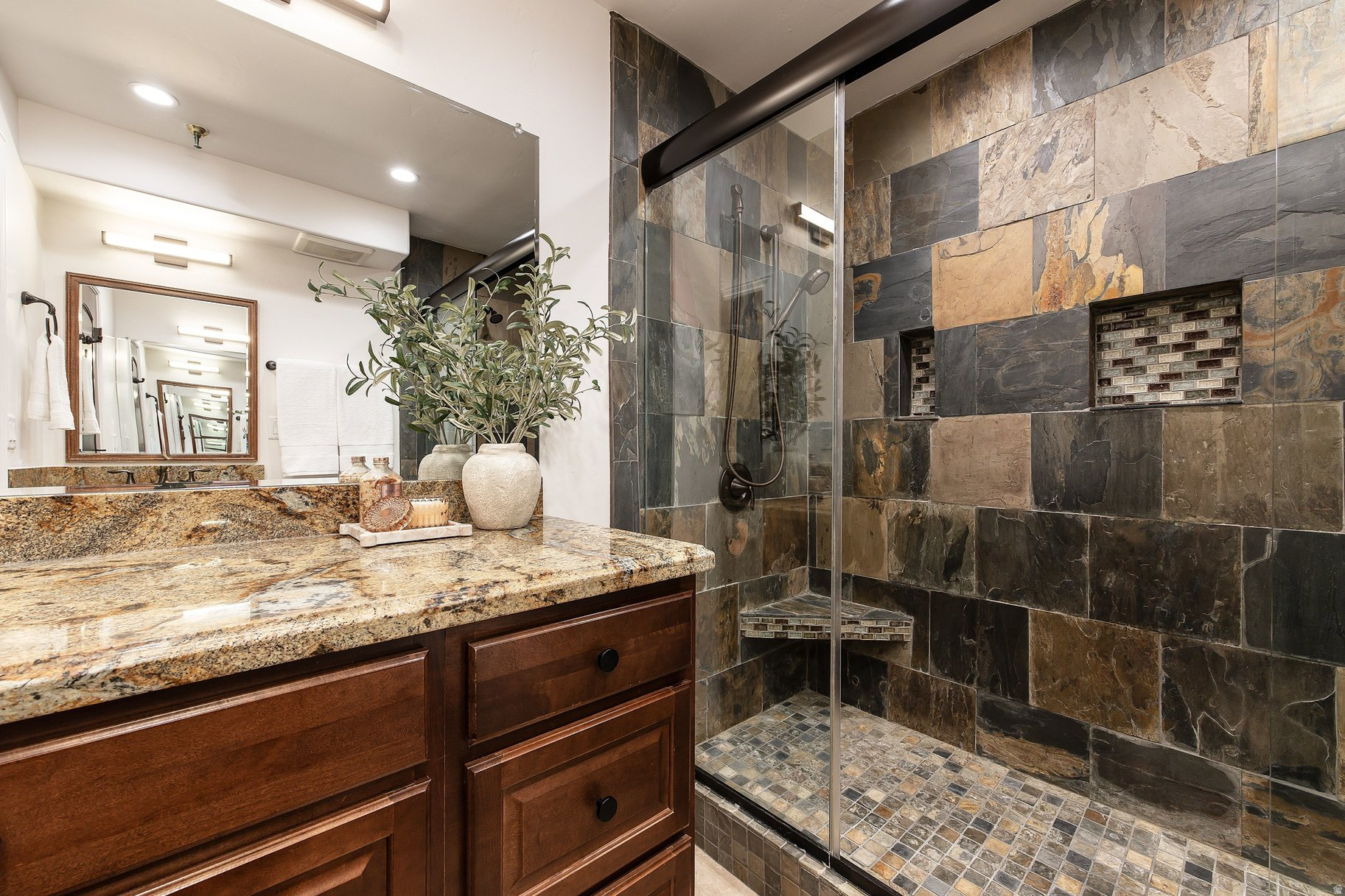 DALY DOUBLES - Residential