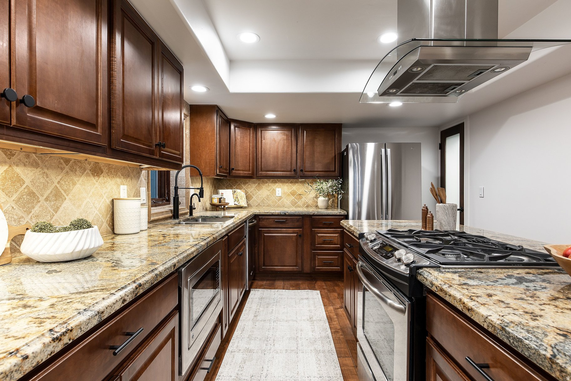 DALY DOUBLES - Residential