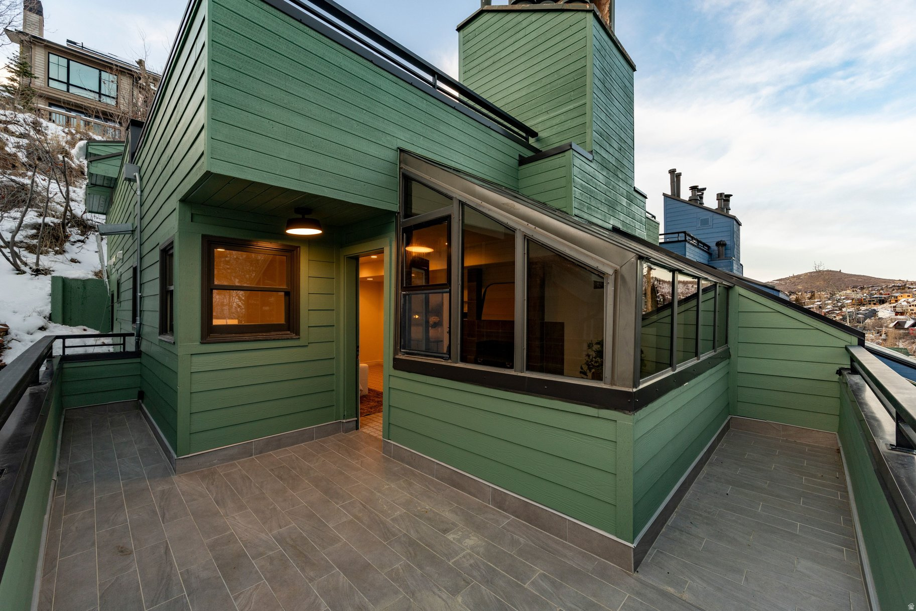 DALY DOUBLES - Residential