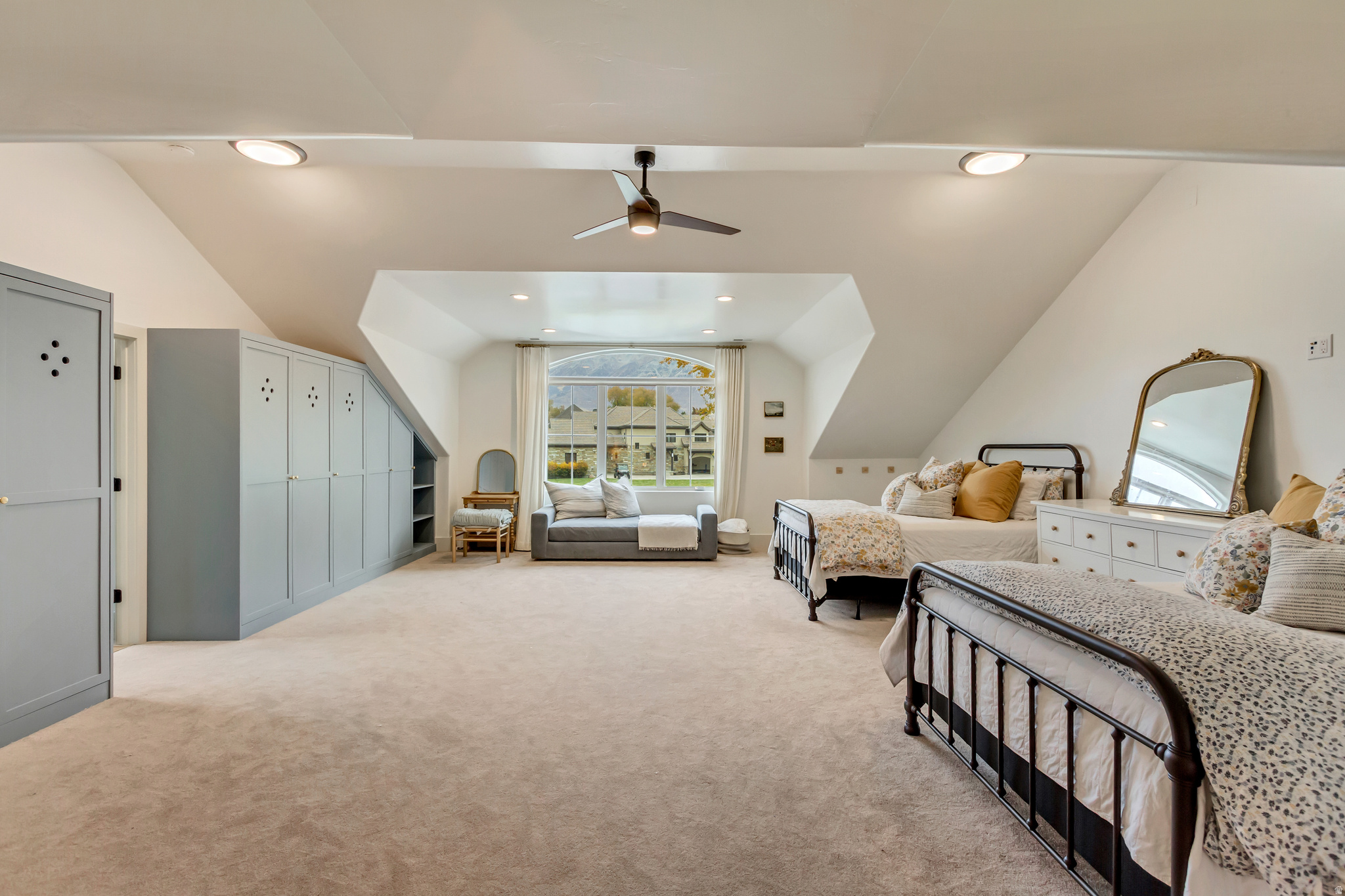 THE BERKSHIRES - Residential