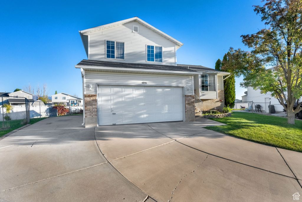 Photo of 4890 S 4075 W, Roy, UT 84067 (MLS # 2119222)