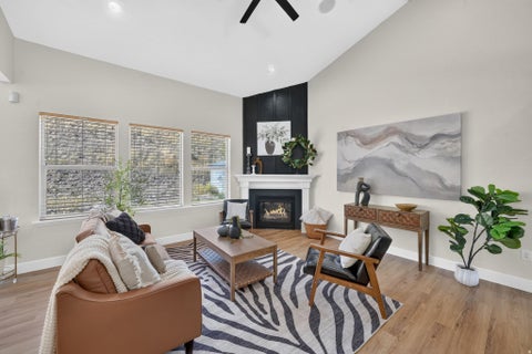 Photo of 15082 S EAGLE CREST DR, Draper (UT Cnty), UT 84020 (MLS # 2182081)