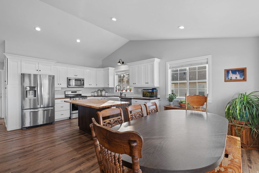 Photo of 75 N 100 W, Fillmore, UT 84631 (MLS # 2126737)