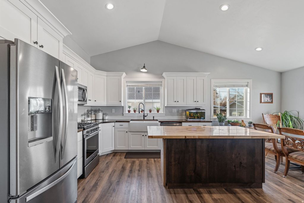 Photo of 75 N 100 W, Fillmore, UT 84631 (MLS # 2126737)