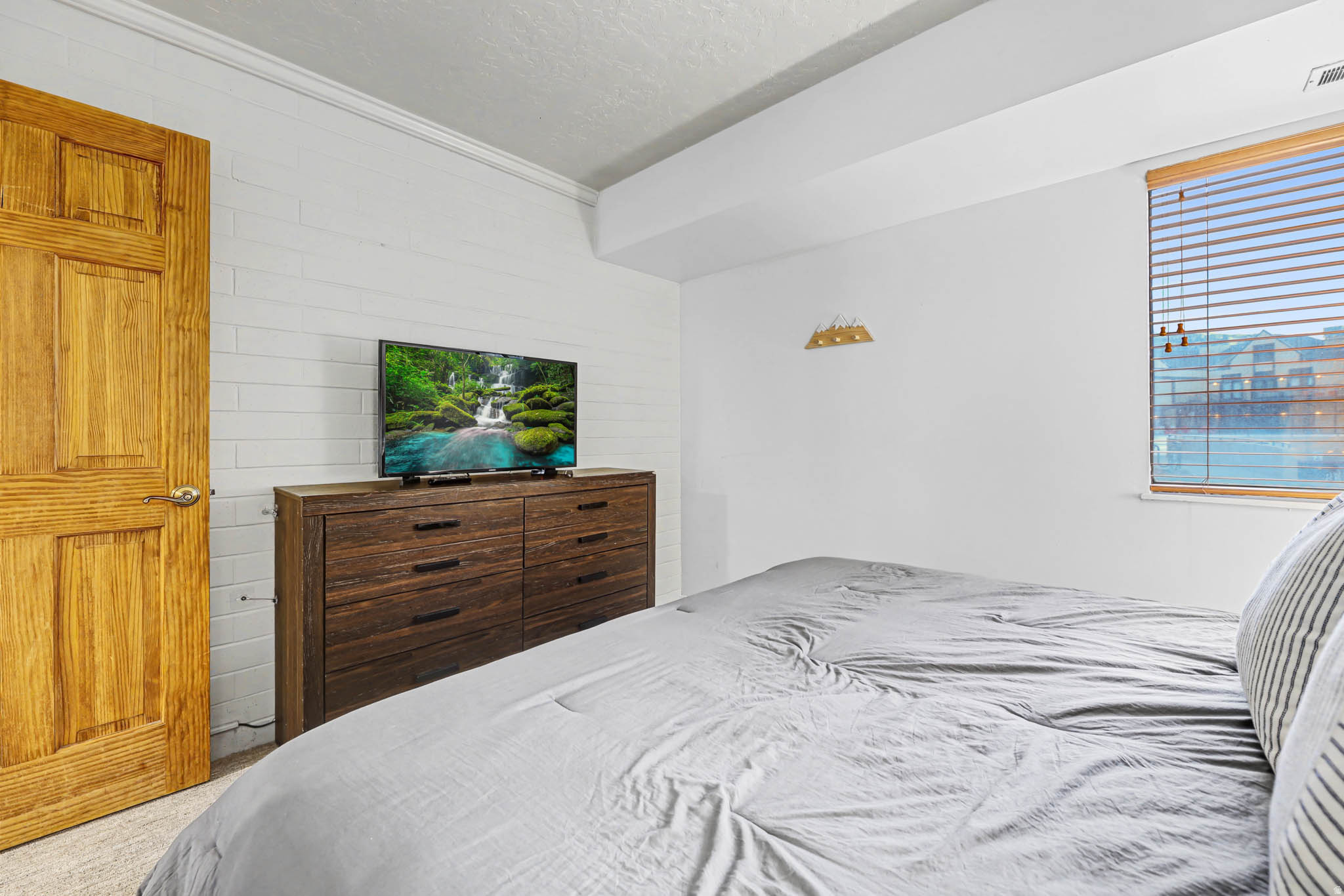 NEW CLAIM CONDOMINIUM - Residential