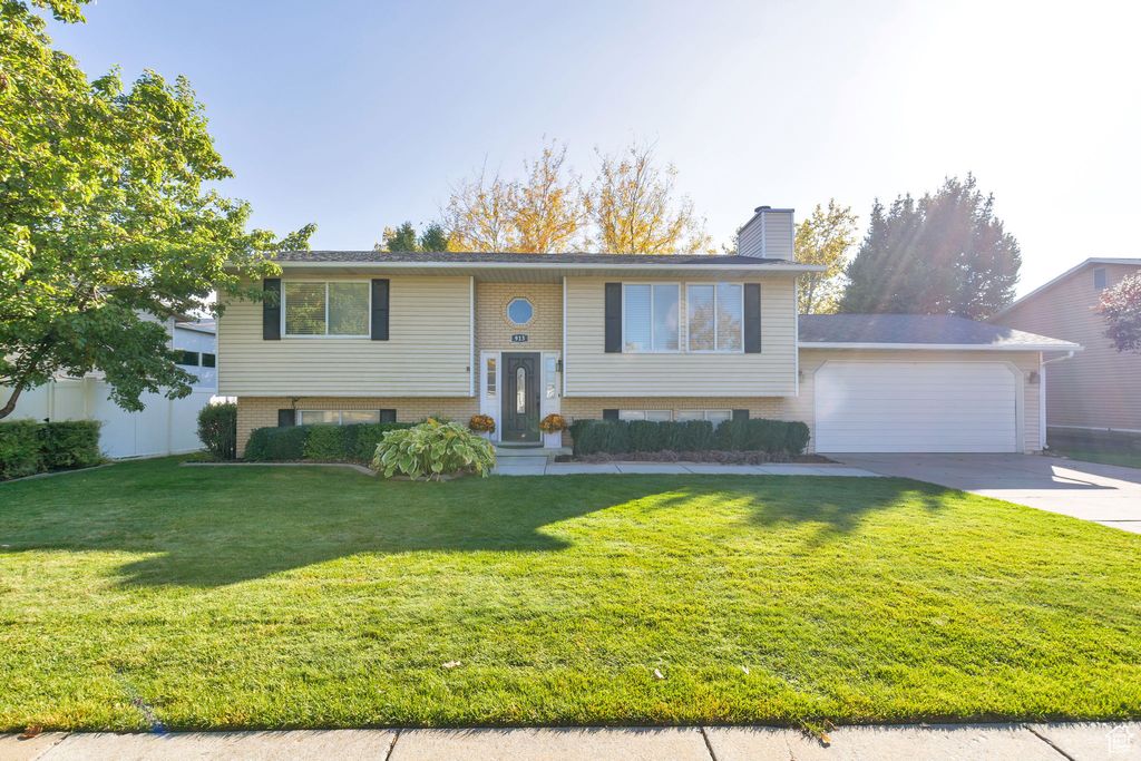 Photo of 913 W 2025 S, Woods Cross, UT 84087 (MLS # 2119541)