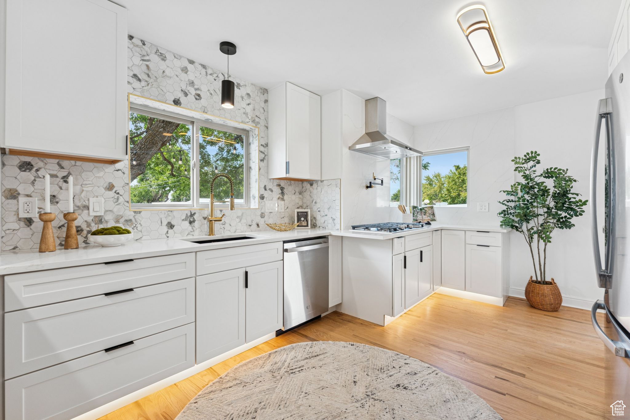 EAST MORNING - Residential