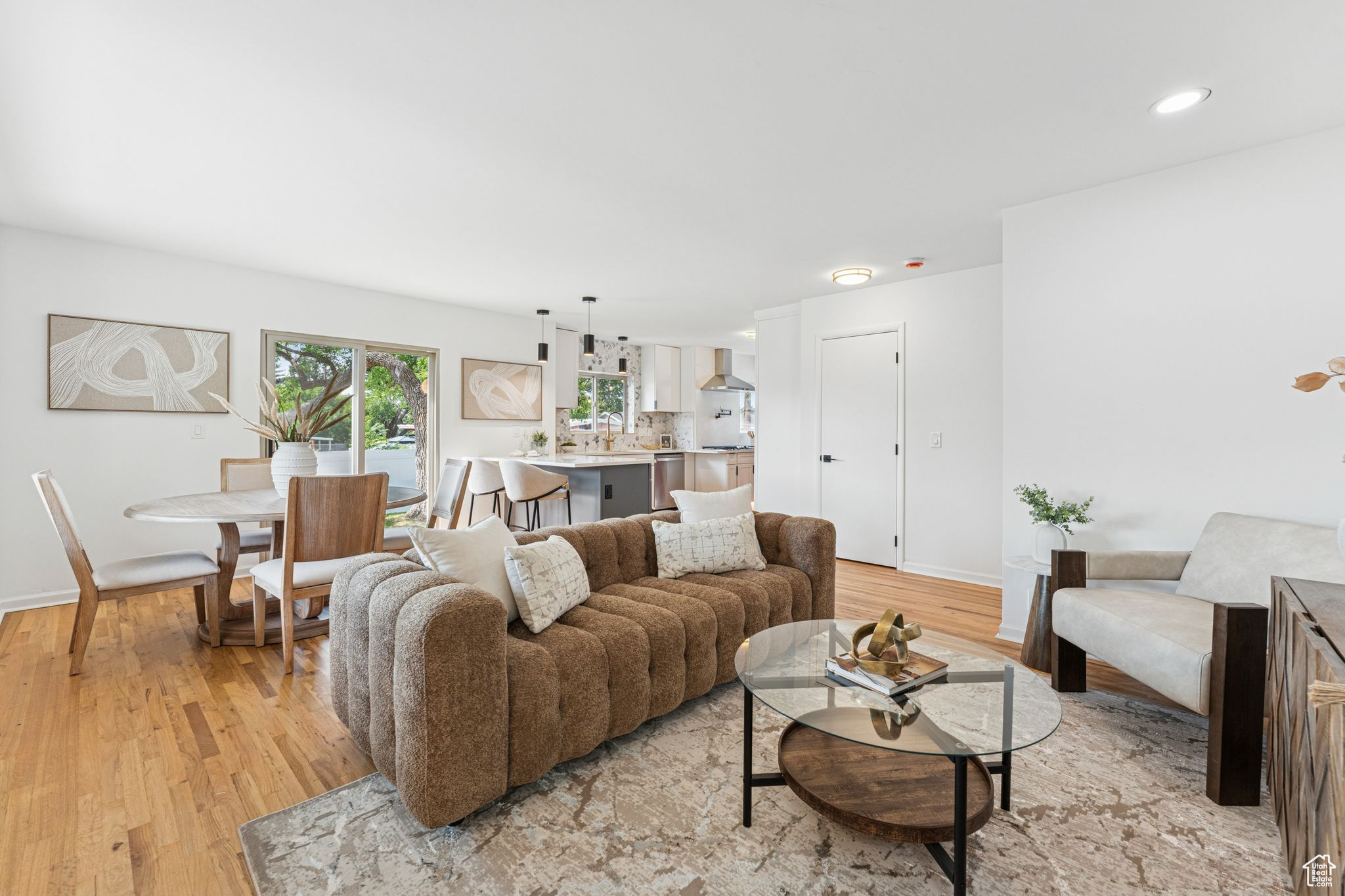 EAST MORNING - Residential
