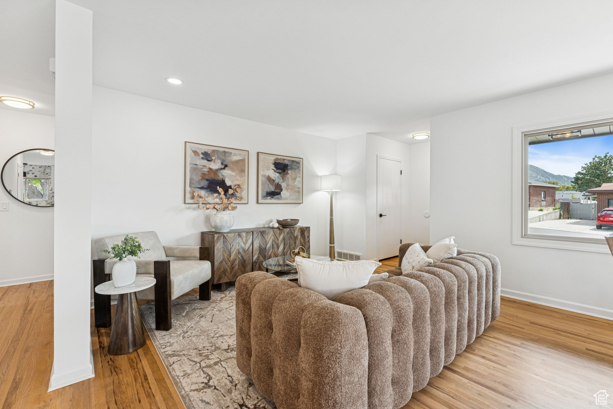 EAST MORNING - Residential