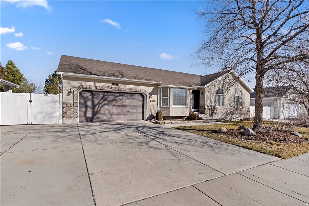 Photo of 5244 W SHAGGY PEAK DR, Riverton, UT 84096 (MLS # 2139079)
