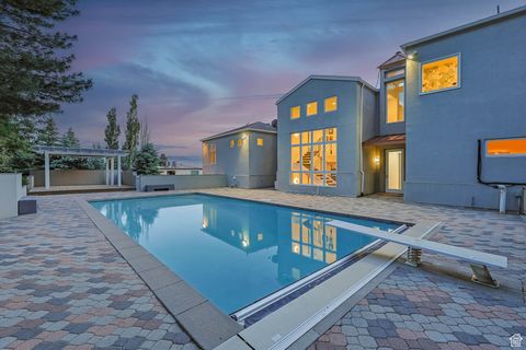 Photo of 2093 S LAKELINE DR, Salt Lake City, UT 84109 (MLS # 2090381)