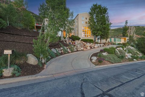 Tiny photo for 2093 S LAKELINE DR, Salt Lake City, UT 84109 (MLS # 2090381)