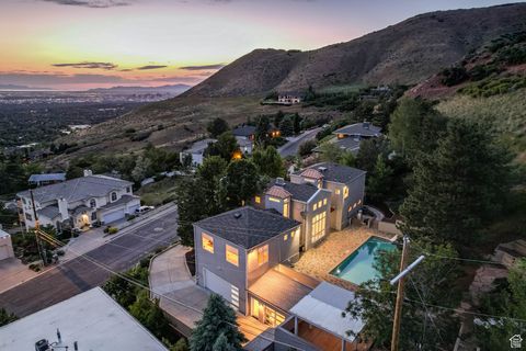 Photo of 2093 S LAKELINE DR, Salt Lake City, UT 84109 (MLS # 2090381)