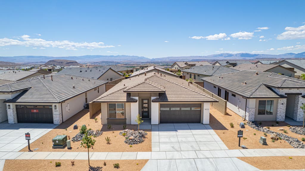 Photo of 1613 N ASCENT ST #152, Washington, UT 84780 (MLS # 2174421)