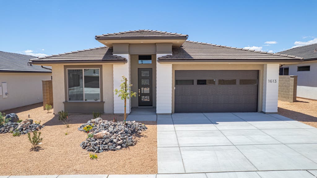 Photo of 1613 N ASCENT ST #152, Washington, UT 84780 (MLS # 2174421)