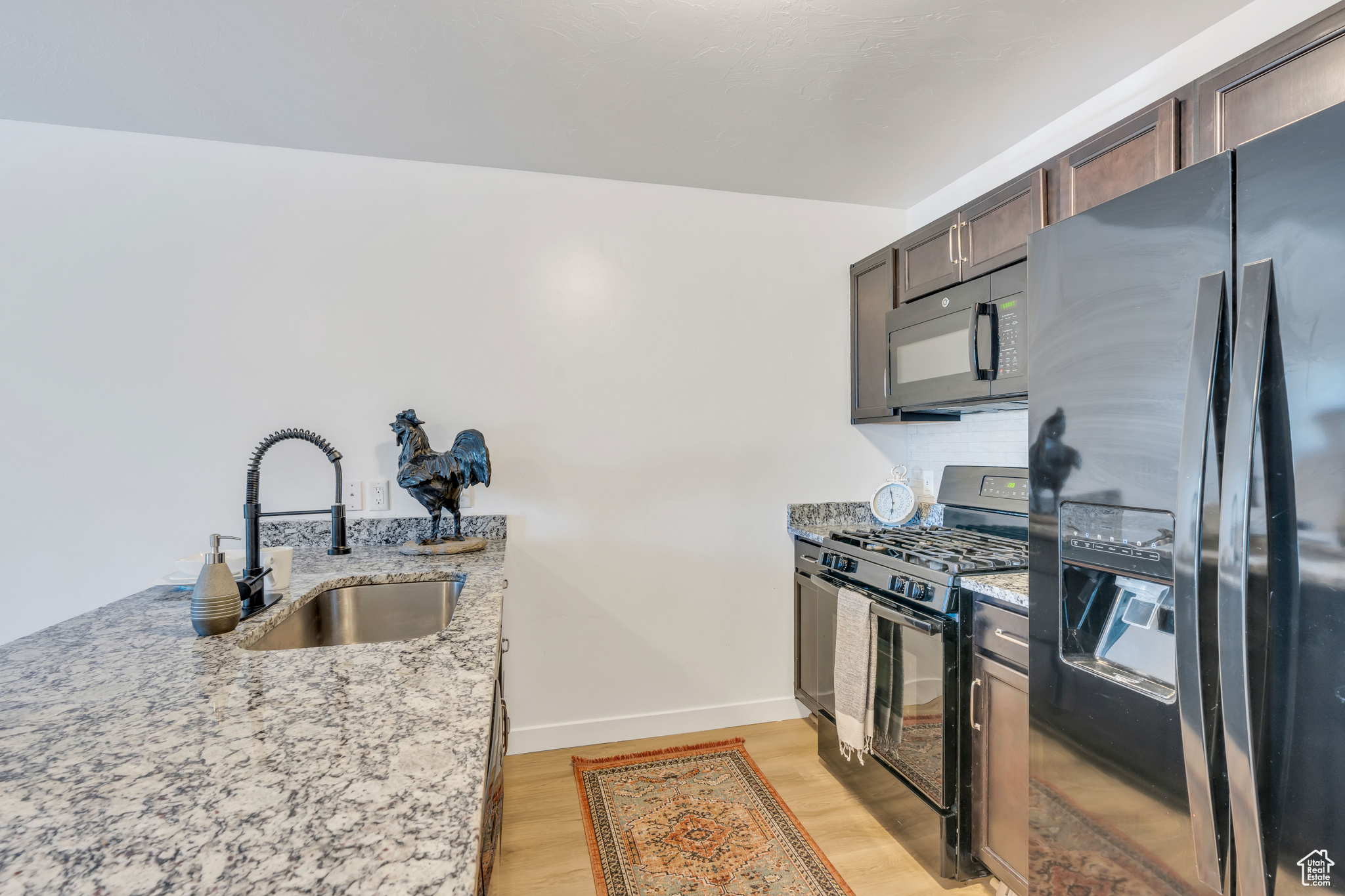 Saratoga Springs, Utah 84045, United States, 3 Bedrooms Bedrooms, ,2 BathroomsBathrooms,Residential,Pending,58704