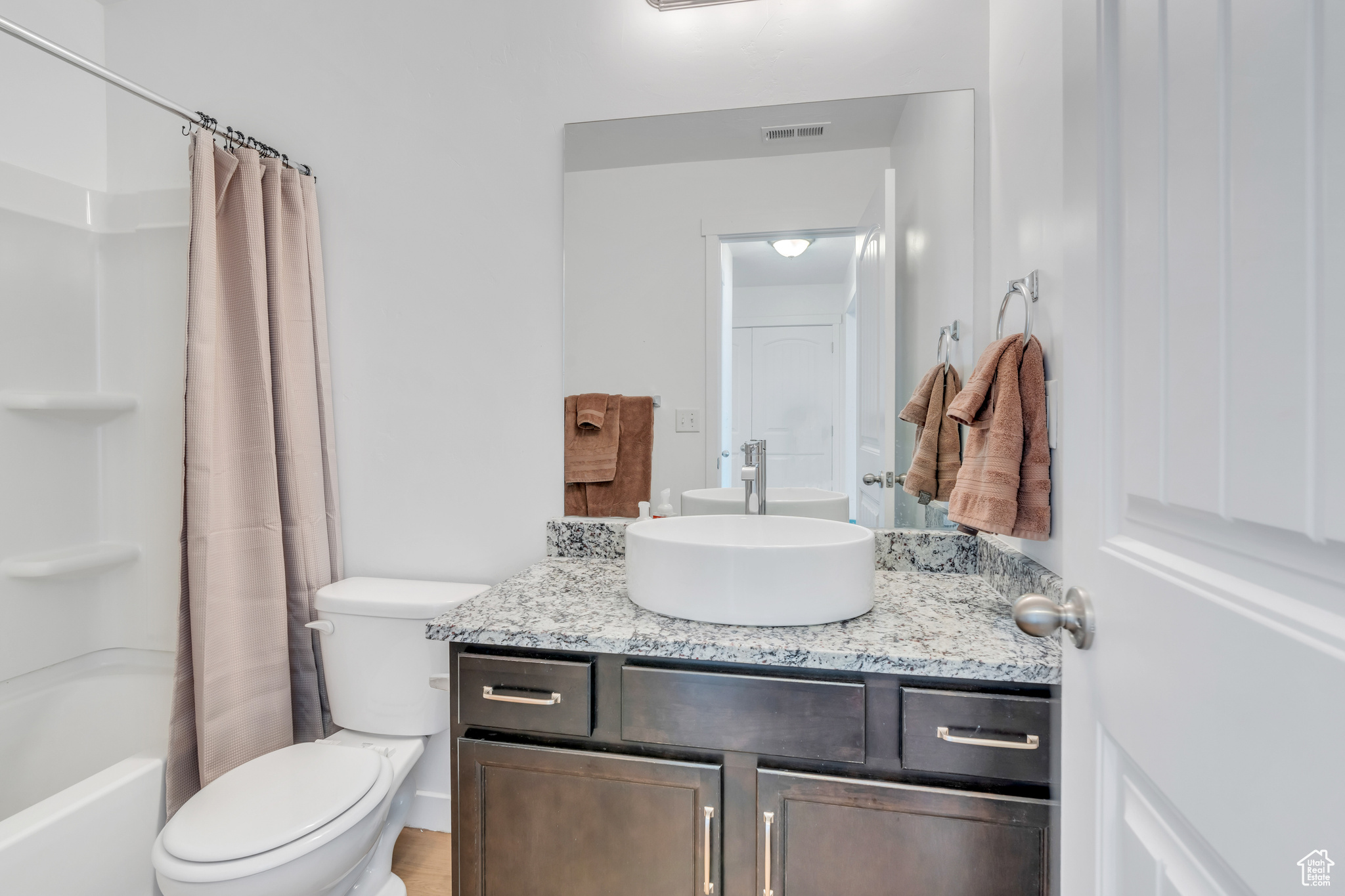 Saratoga Springs, Utah 84045, United States, 3 Bedrooms Bedrooms, ,2 BathroomsBathrooms,Residential,Pending,58704