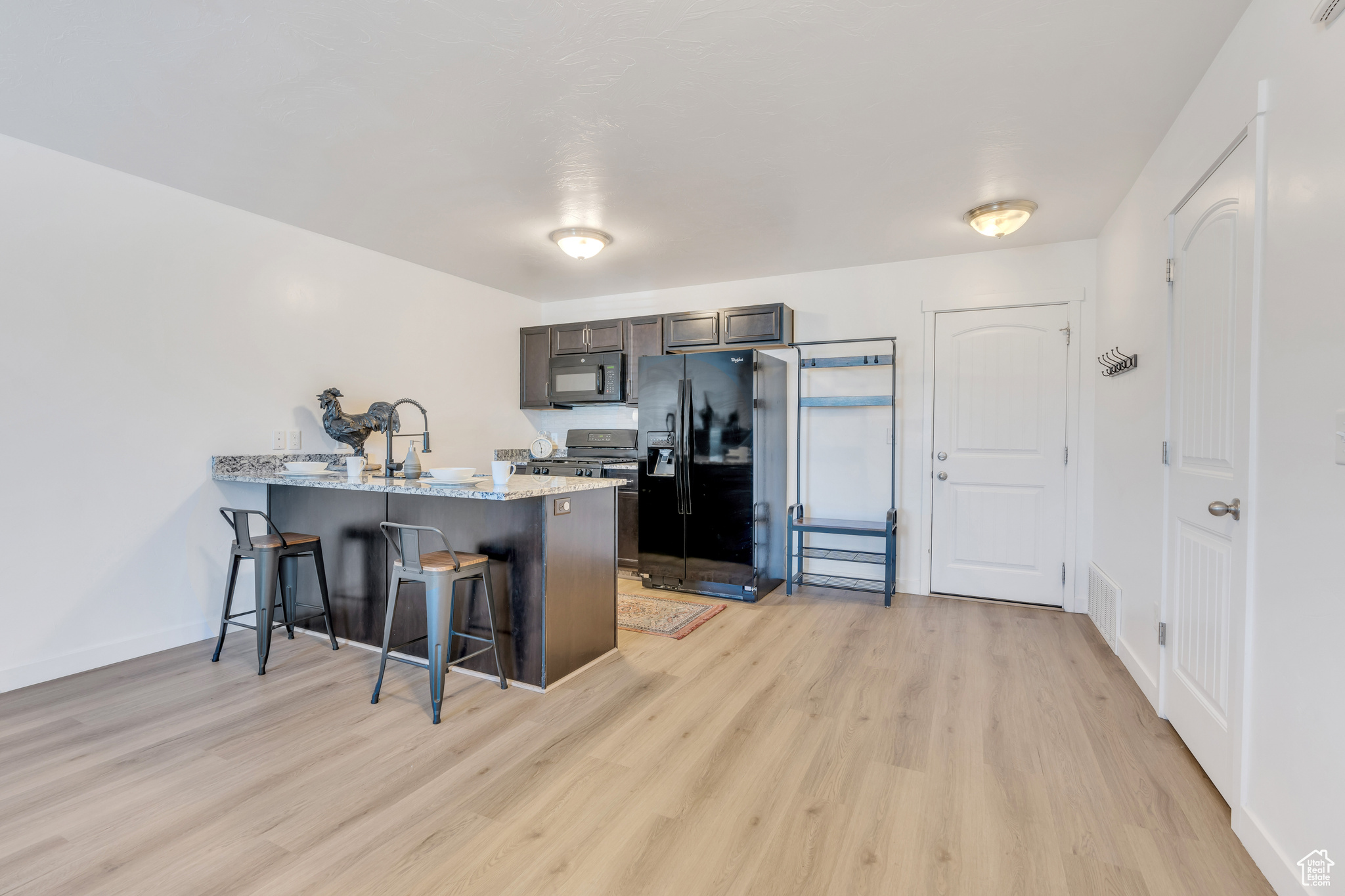 Saratoga Springs, Utah 84045, United States, 3 Bedrooms Bedrooms, ,2 BathroomsBathrooms,Residential,Pending,58704