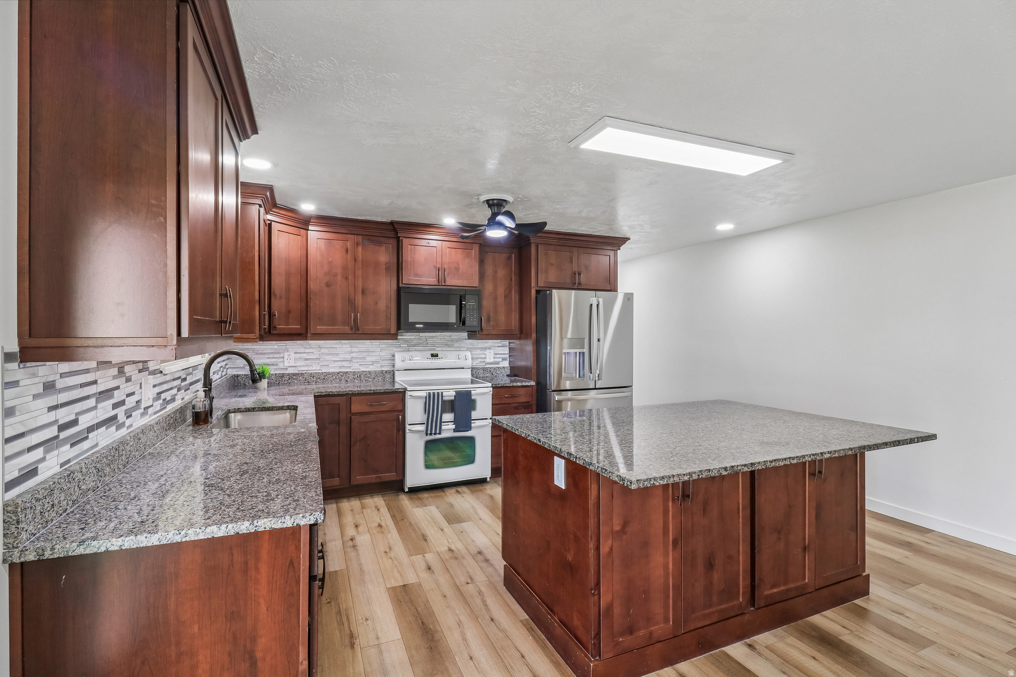 BONANZA ACRES - Residential