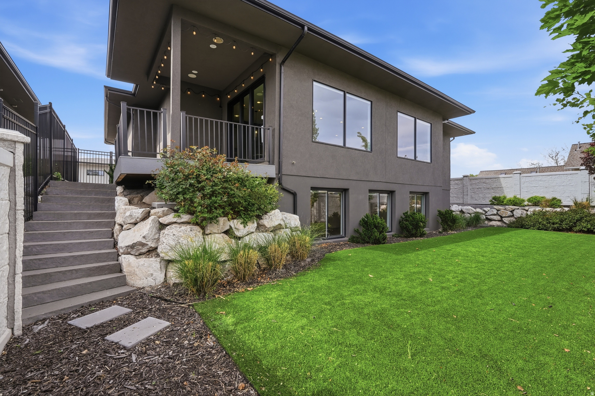 6TH STREET COTTAGES - Residential