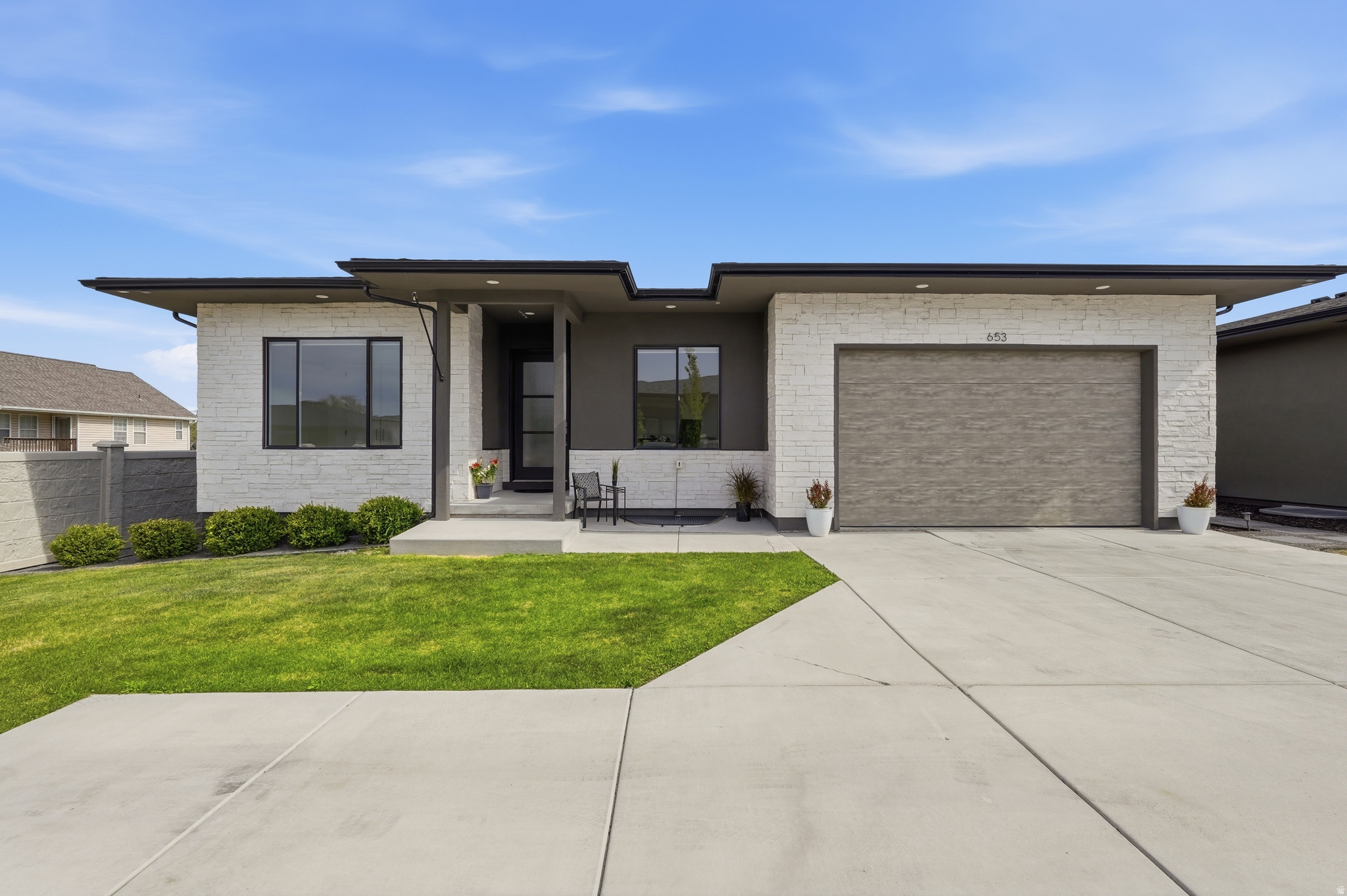 6TH STREET COTTAGES - Residential
