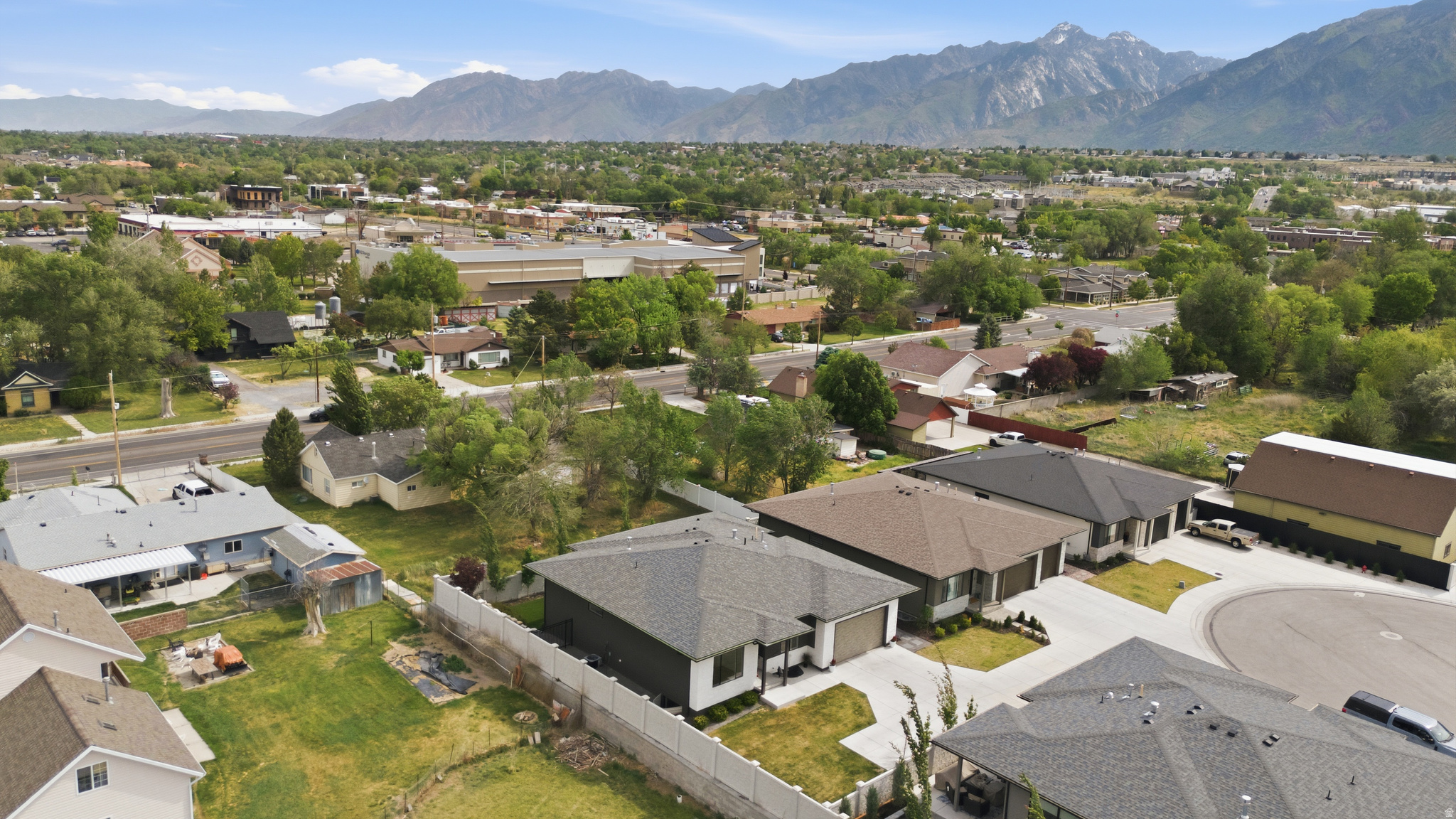6TH STREET COTTAGES - Residential