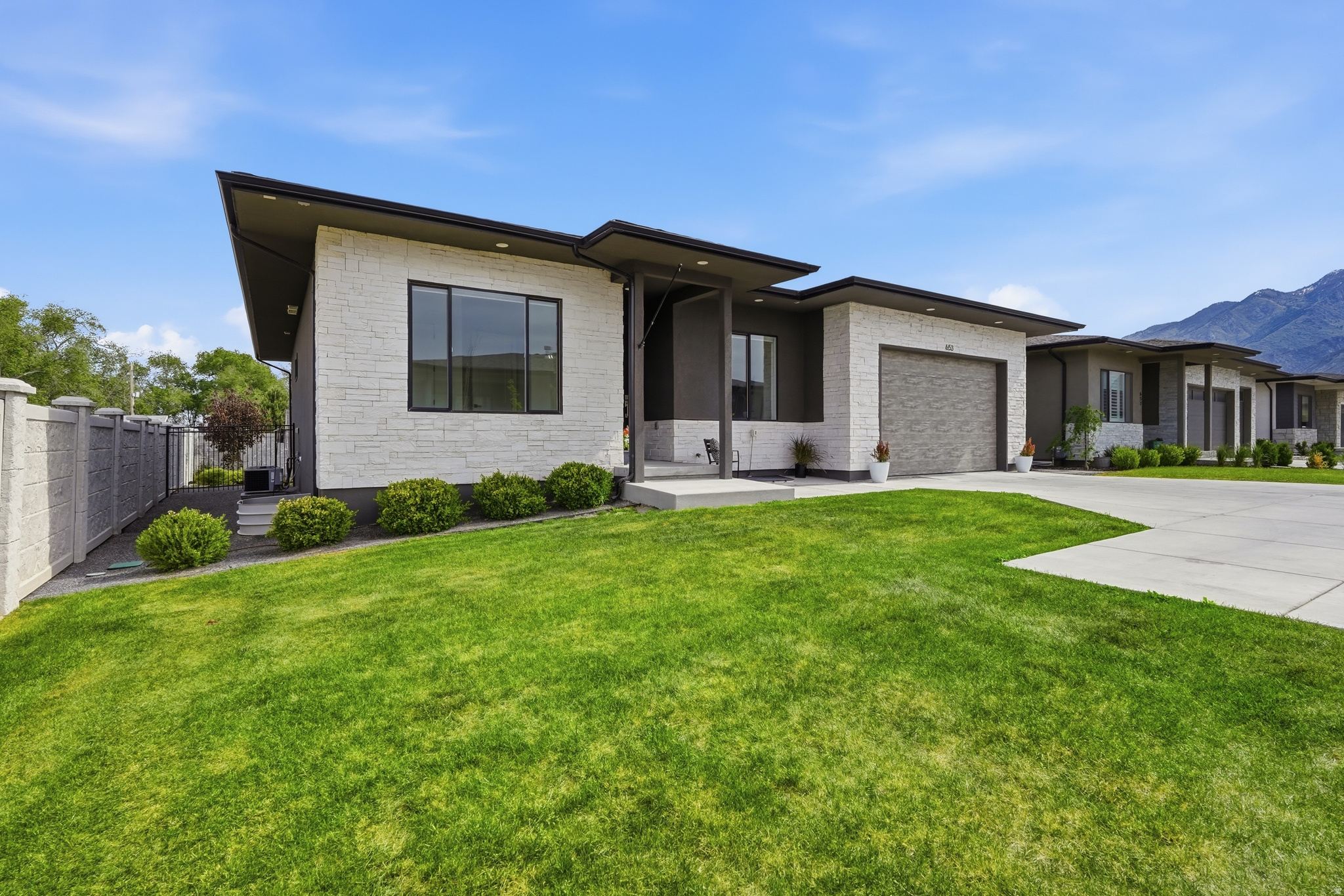 6TH STREET COTTAGES - Residential