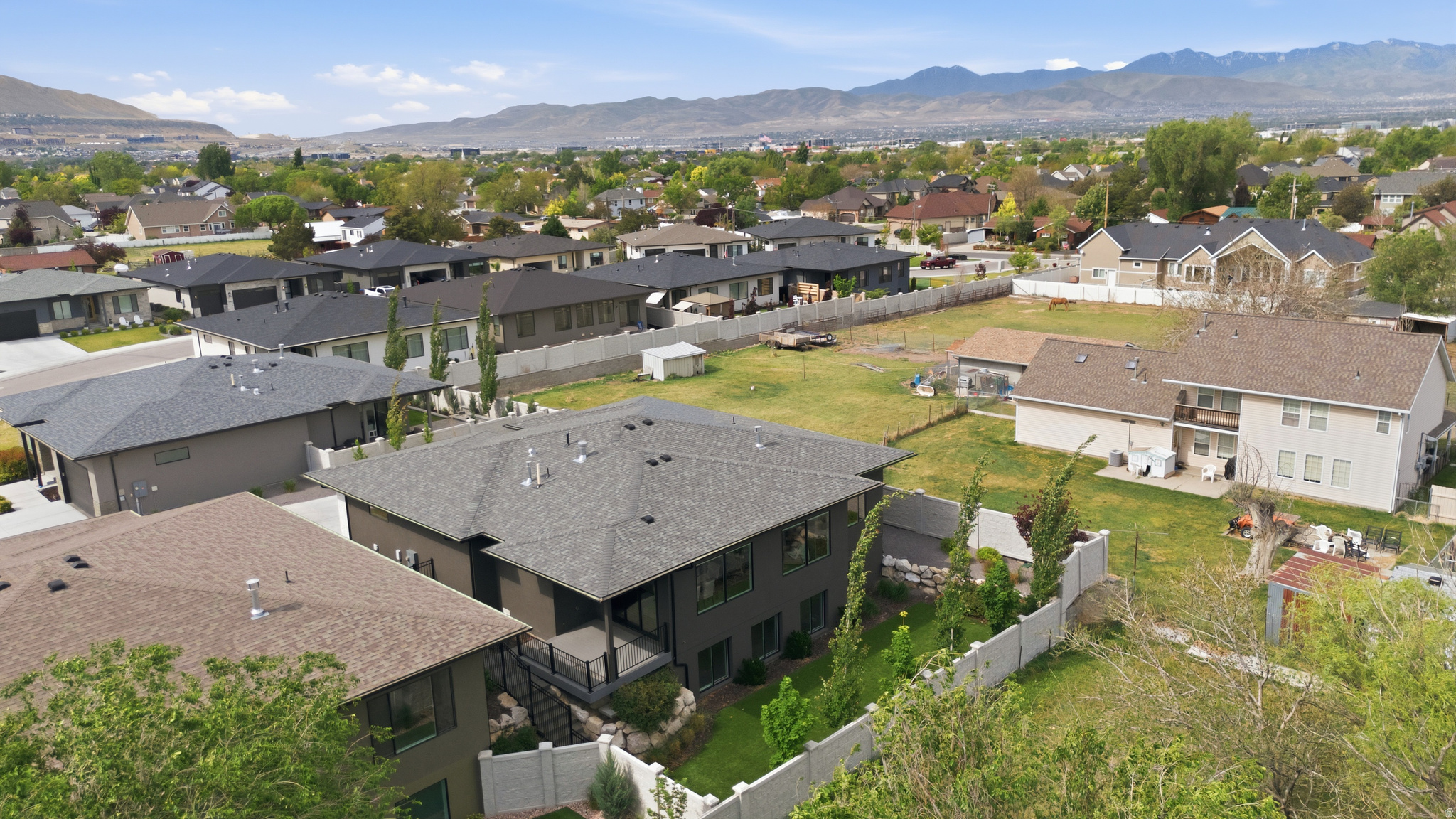 6TH STREET COTTAGES - Residential