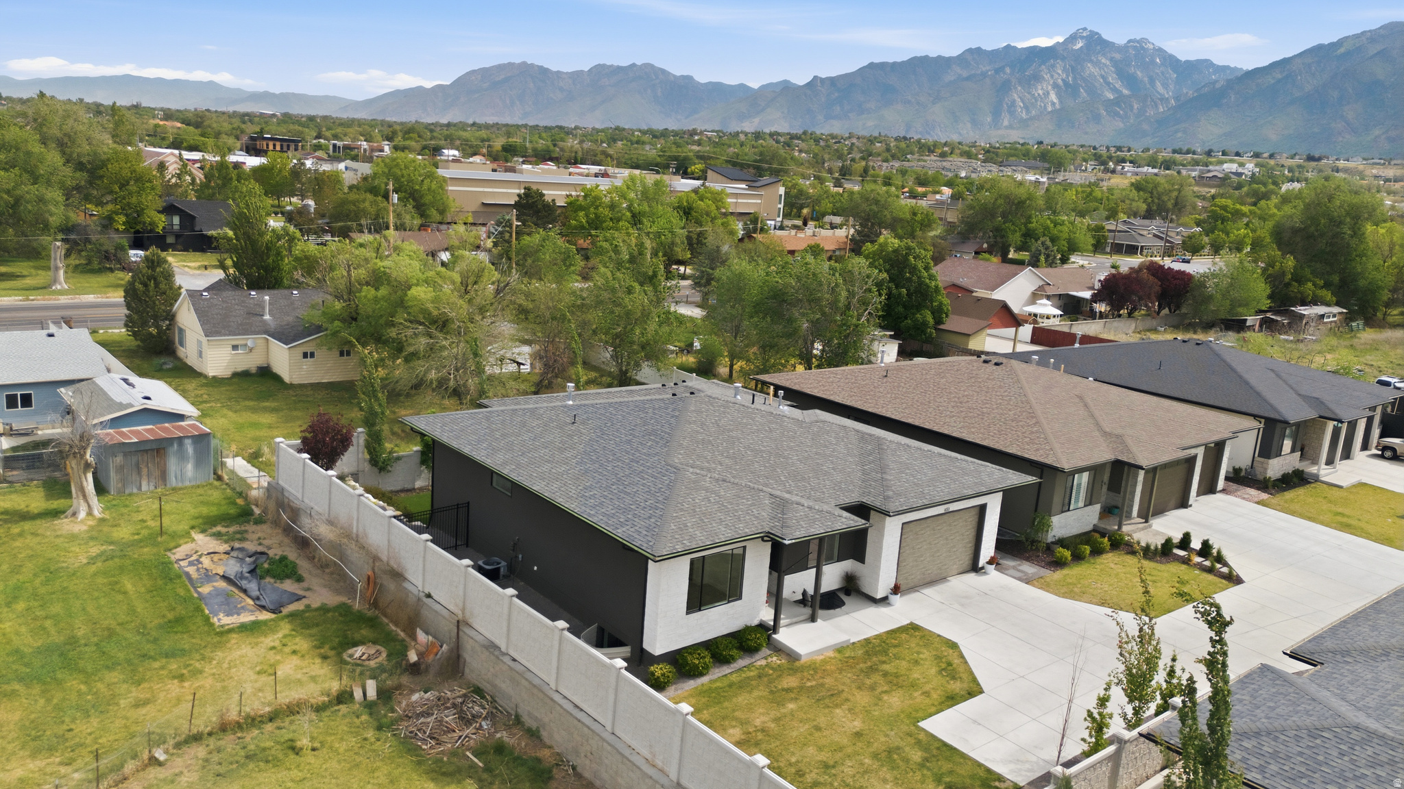 6TH STREET COTTAGES - Residential