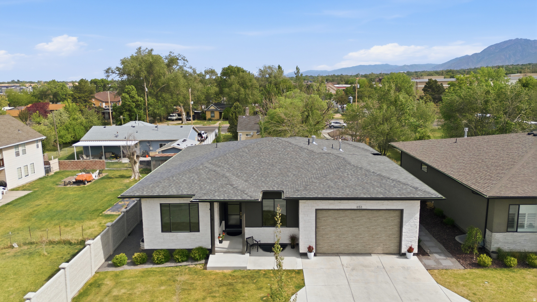 6TH STREET COTTAGES - Residential