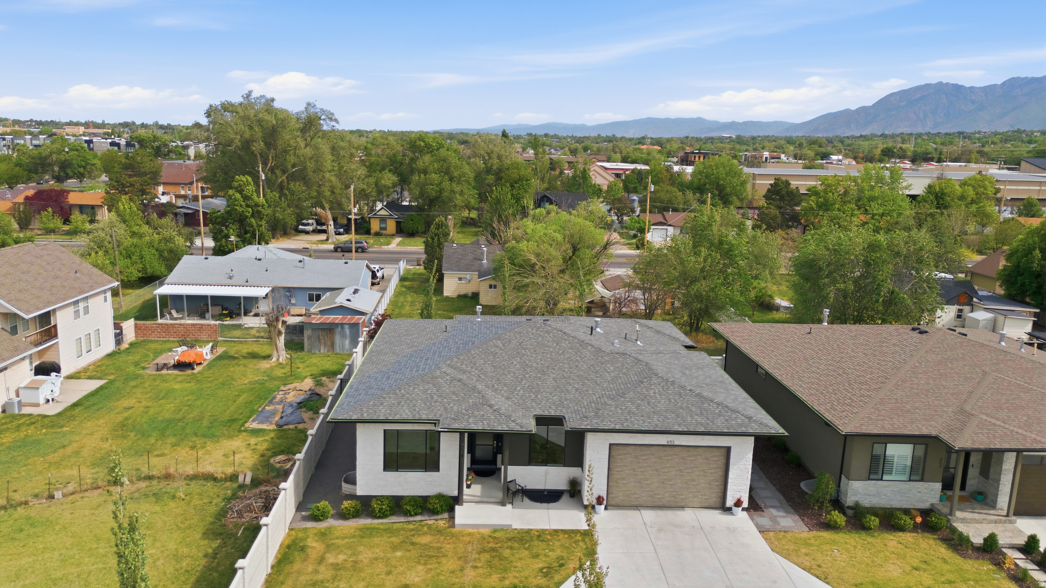 6TH STREET COTTAGES - Residential
