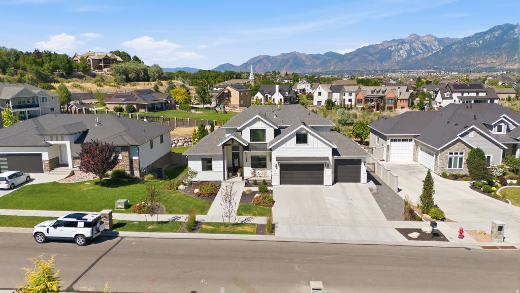 Photo of 1632 W WIDGEON LN, Bluffdale, UT 84065 (MLS # 2165810)