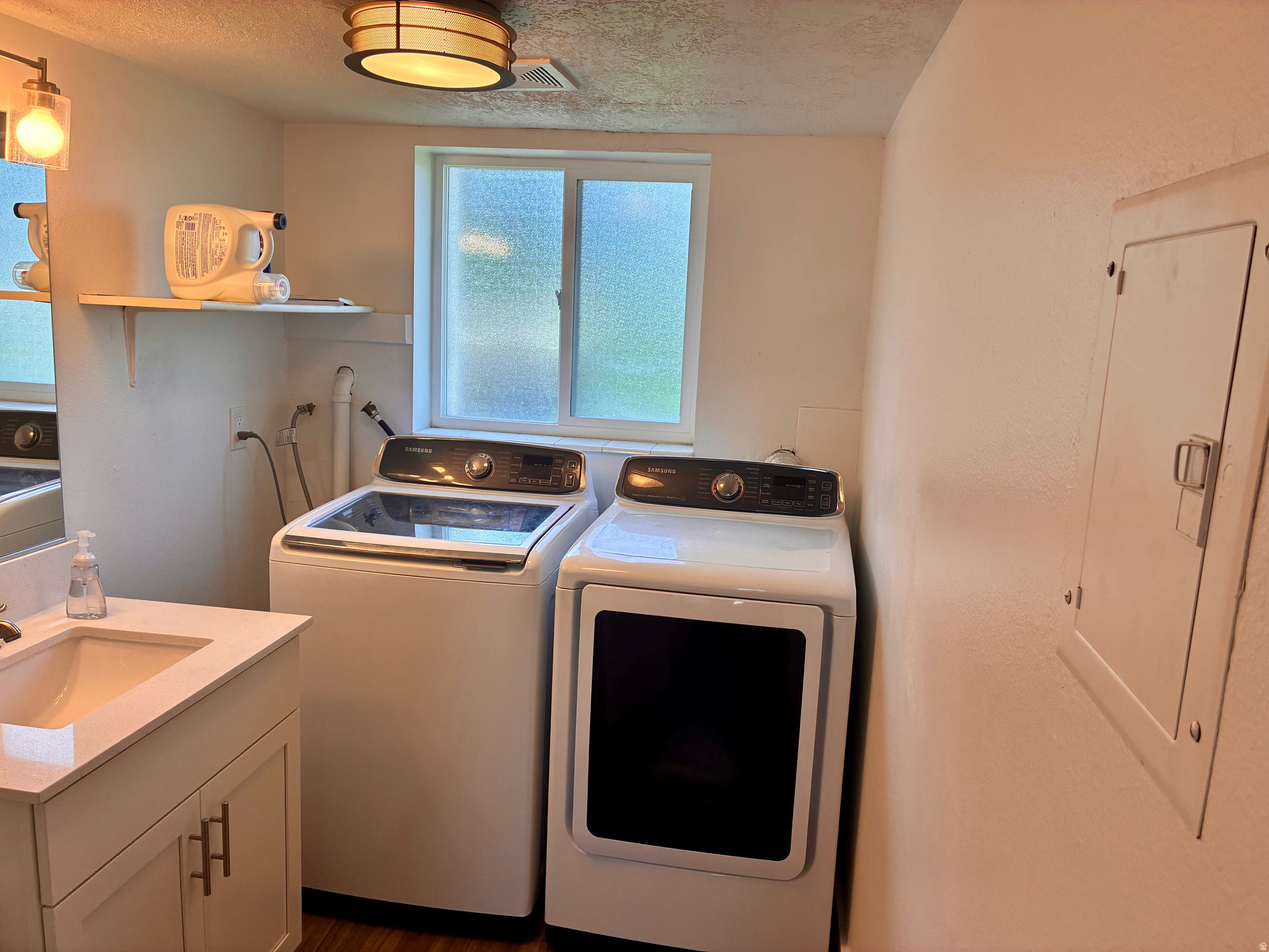 HIDDENCREEK - Residential