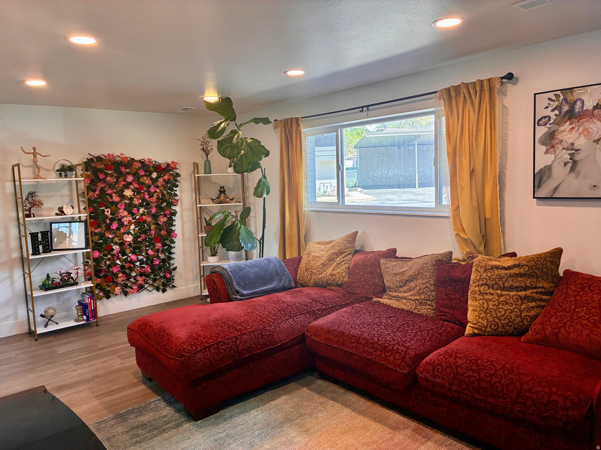 HIDDENCREEK - Residential