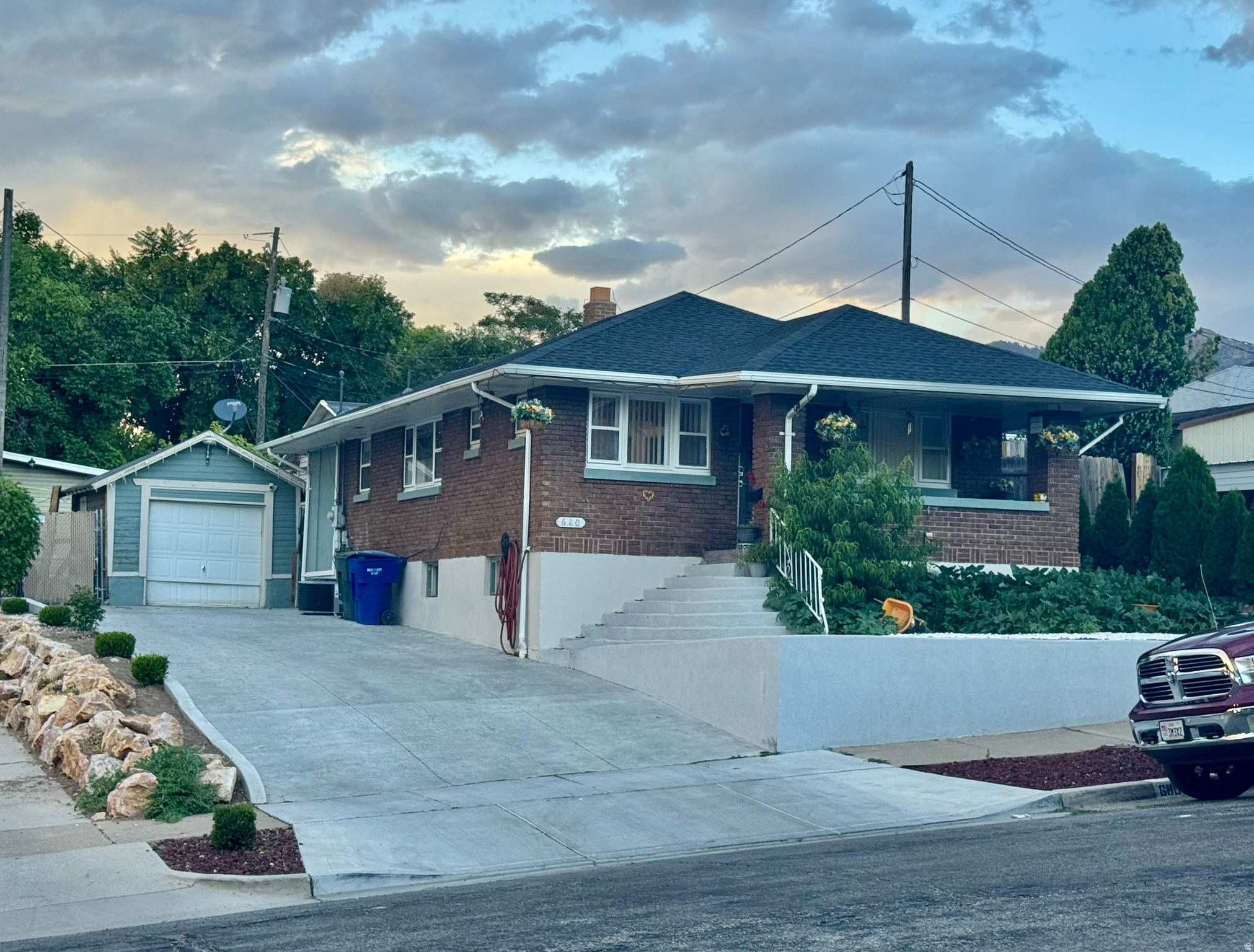 LOVELOCK - Residential