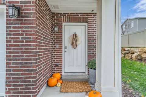 Tiny photo for 5403 W MOUNT LYELL PL, Herriman, UT 84096 (MLS # 2125591)