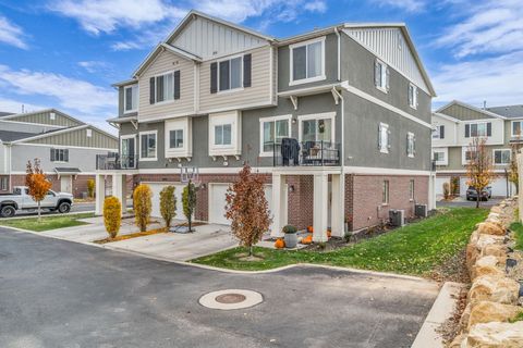 Tiny photo for 5403 W MOUNT LYELL PL, Herriman, UT 84096 (MLS # 2125591)
