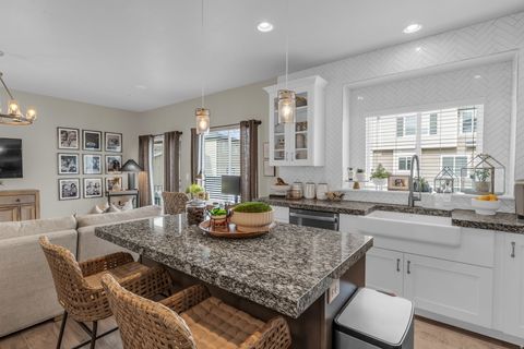 Tiny photo for 5403 W MOUNT LYELL PL, Herriman, UT 84096 (MLS # 2125591)