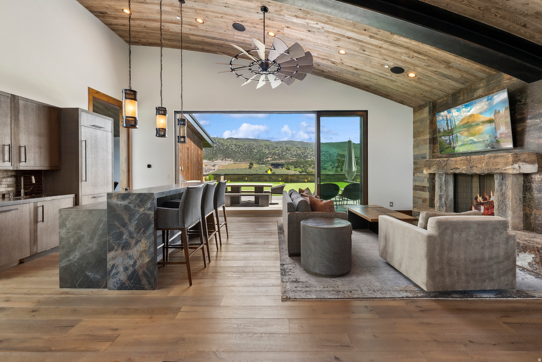 RED LEDGES - Residential